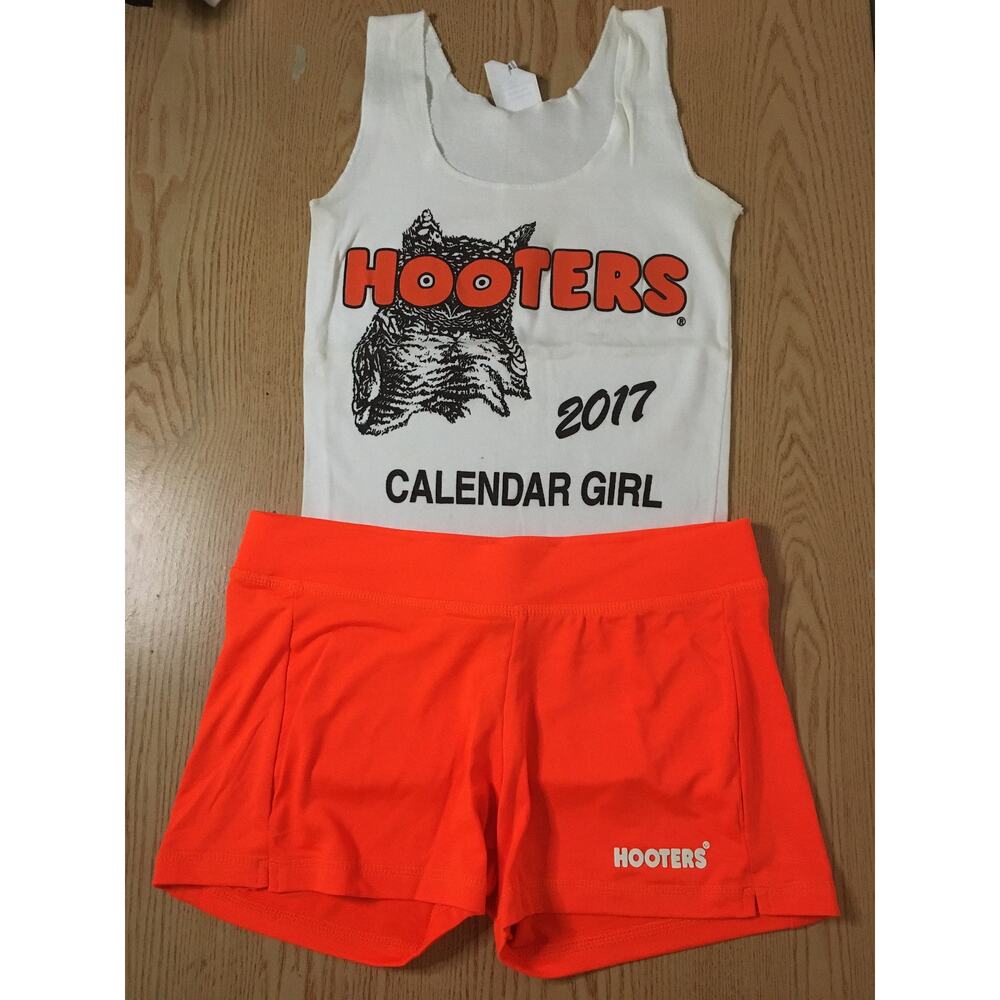 B63 Hooters Girl Worn Sexy Rare 2017 Calendar Girl Uniform Tank New Shorts Xs